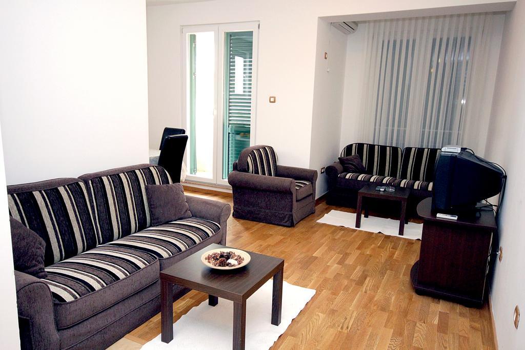 Apartments Draskovic Mirista Petrovac Exterior foto