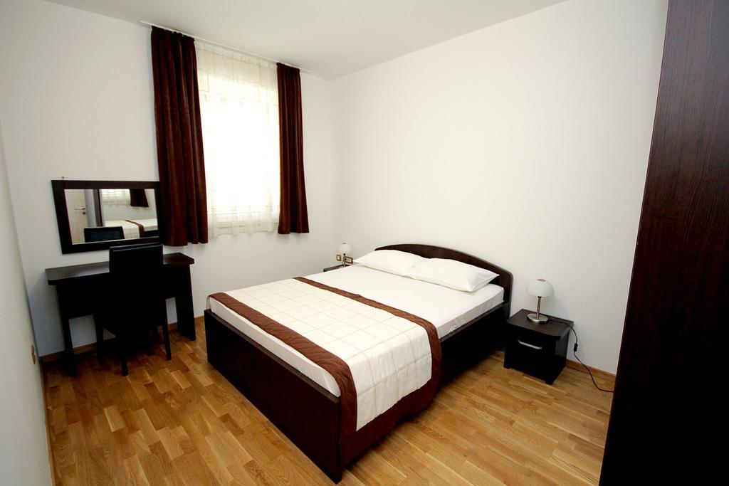 Apartments Draskovic Mirista Petrovac Exterior foto